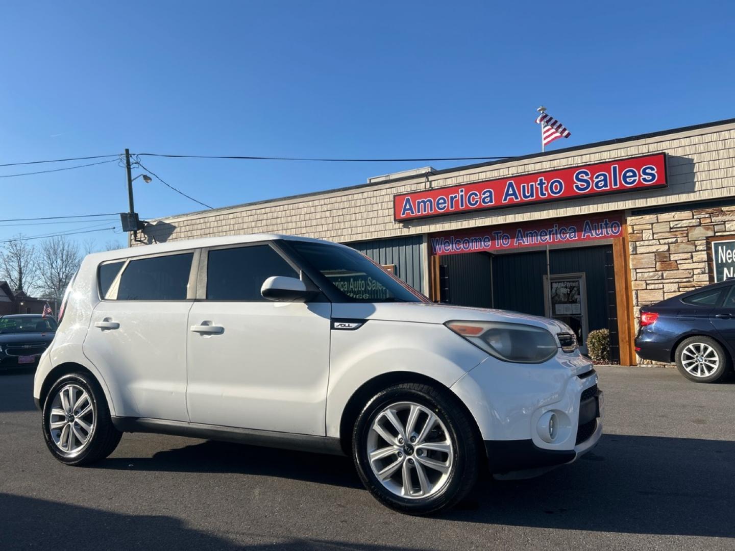 2017 WHITE KIA SOUL + (KNDJP3A56H7) with an 2.0L engine, Automatic transmission, located at 2514 Williamson Rd NE, Roanoke, VA, 24012, (540) 265-7770, 37.294636, -79.936249 - NO CREDIT CHECK FINANCING WITH ONLY $2800 DOWN PAYMENT!!!! Check out our website www.needausedvehicle.com for our No Credit Check/ In House Financing options!! No Credit Check Available!!! In House Financing Available!!! All Clean Title Vehicles (no Salvaged or flooded vehicles ever on our lot)! - Photo#0