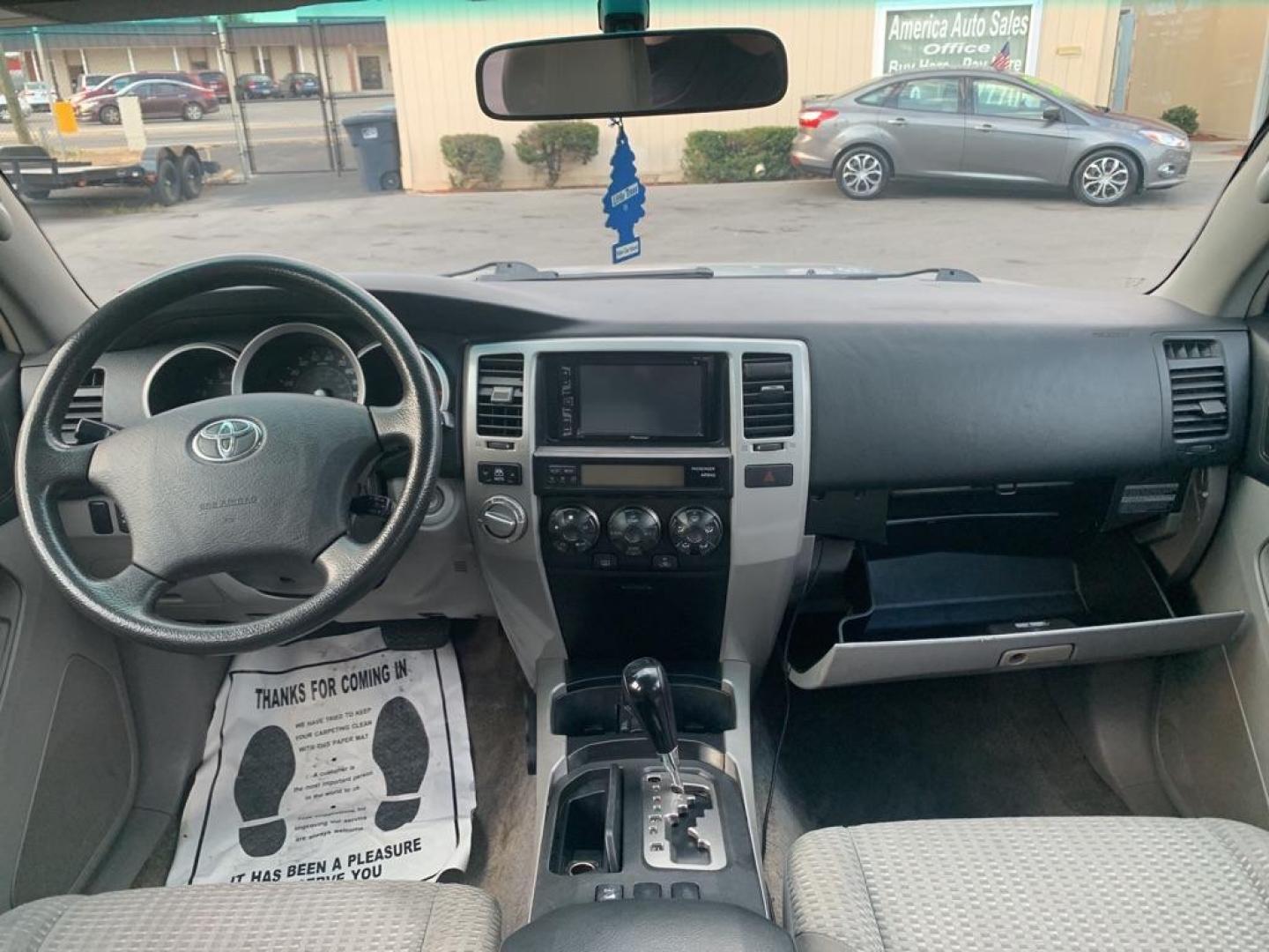 2006 SILVER TOYOTA FOUR RUNNER SR5 (JTEBU14RX68) with an 4.0L engine, Automatic transmission, located at 2514 Williamson Rd NE, Roanoke, VA, 24012, (540) 265-7770, 37.294636, -79.936249 - Photo#7