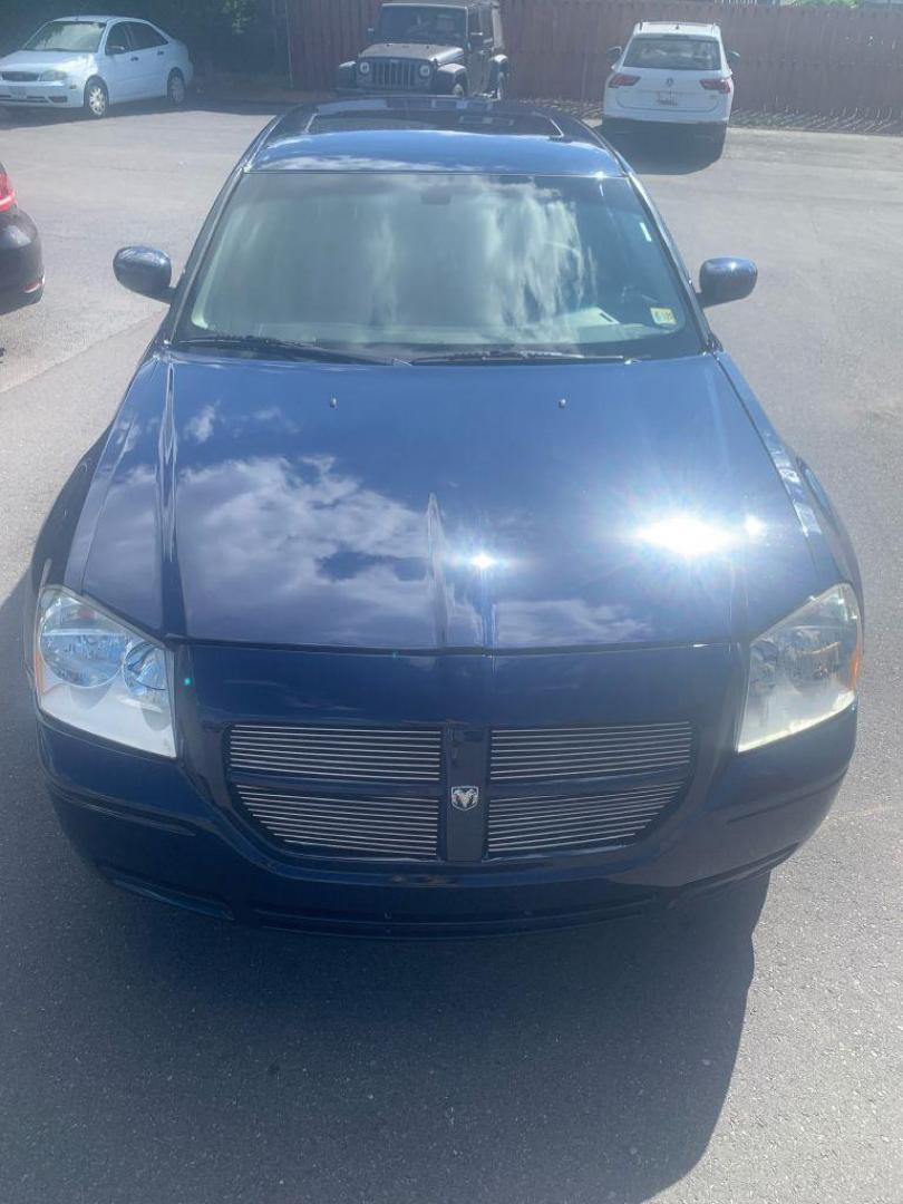 2005 BLUE DODGE MAGNUM R/T (2D8GV58265H) with an 5.7L engine, Automatic transmission, located at 2514 Williamson Rd NE, Roanoke, VA, 24012, (540) 265-7770, 37.294636, -79.936249 - Photo#9