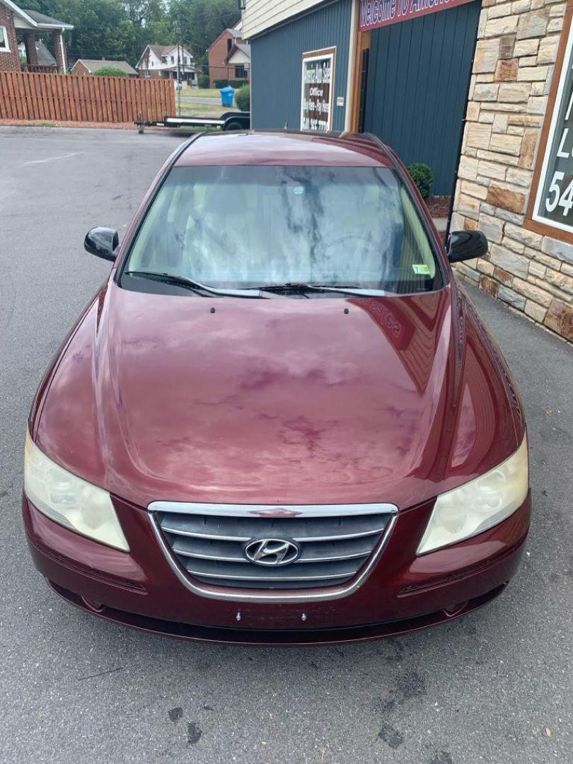 2009 BURGUN HYUNDAI SONATA GLS (5NPET46C19H) with an 2.4L engine, Automatic transmission, located at 2514 Williamson Rd NE, Roanoke, VA, 24012, (540) 265-7770, 37.294636, -79.936249 - Photo#7