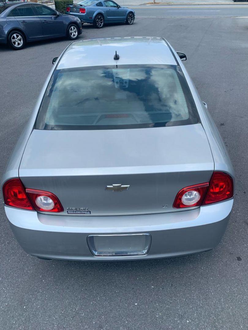 2008 SILVER CHEVROLET MALIBU 1LT (1G1ZH57B58F) with an 2.4L engine, Automatic transmission, located at 2514 Williamson Rd NE, Roanoke, VA, 24012, (540) 265-7770, 37.294636, -79.936249 - Photo#9