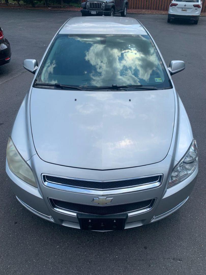 2008 SILVER CHEVROLET MALIBU 1LT (1G1ZH57B58F) with an 2.4L engine, Automatic transmission, located at 2514 Williamson Rd NE, Roanoke, VA, 24012, (540) 265-7770, 37.294636, -79.936249 - Photo#8