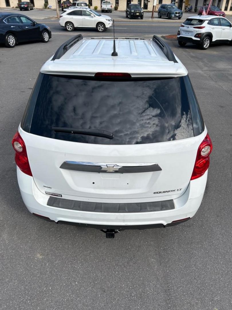 2010 WHITE CHEVROLET EQUINOX LT (2CNFLEEW2A6) with an 2.4L engine, Automatic transmission, located at 2514 Williamson Rd NE, Roanoke, VA, 24012, (540) 265-7770, 37.294636, -79.936249 - Photo#3