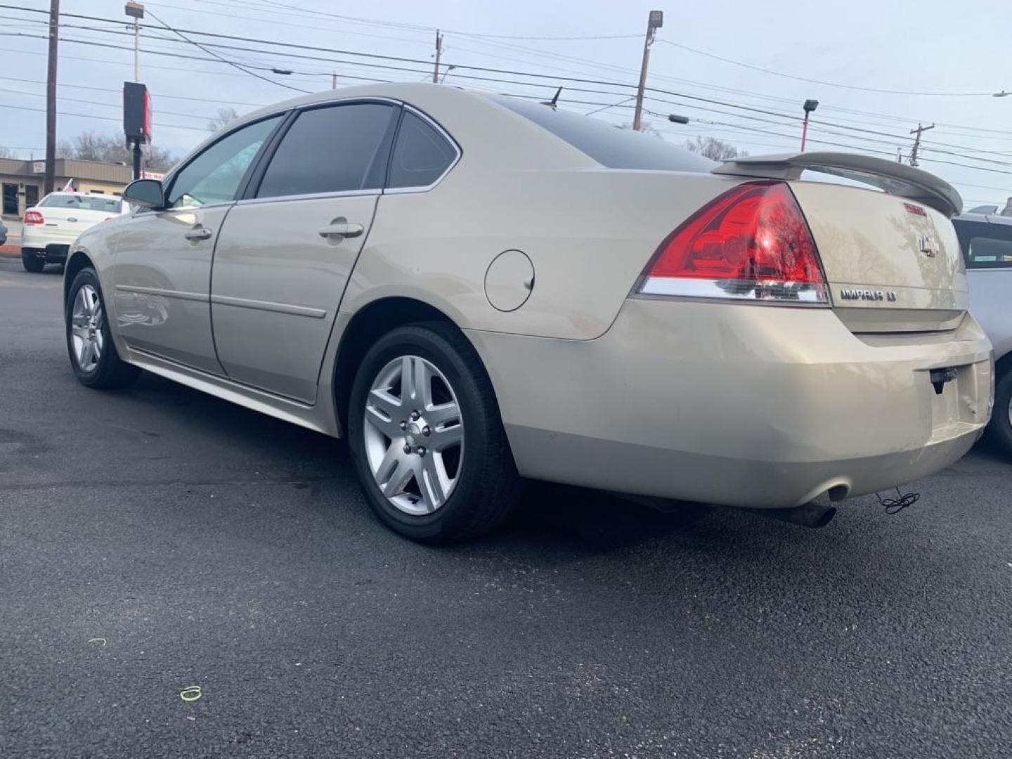 2012 GOLD CHEVROLET IMPALA LT (2G1WG5E31C1) with an 3.6L engine, Automatic transmission, located at 2514 Williamson Rd NE, Roanoke, VA, 24012, (540) 265-7770, 37.294636, -79.936249 - Photo#2