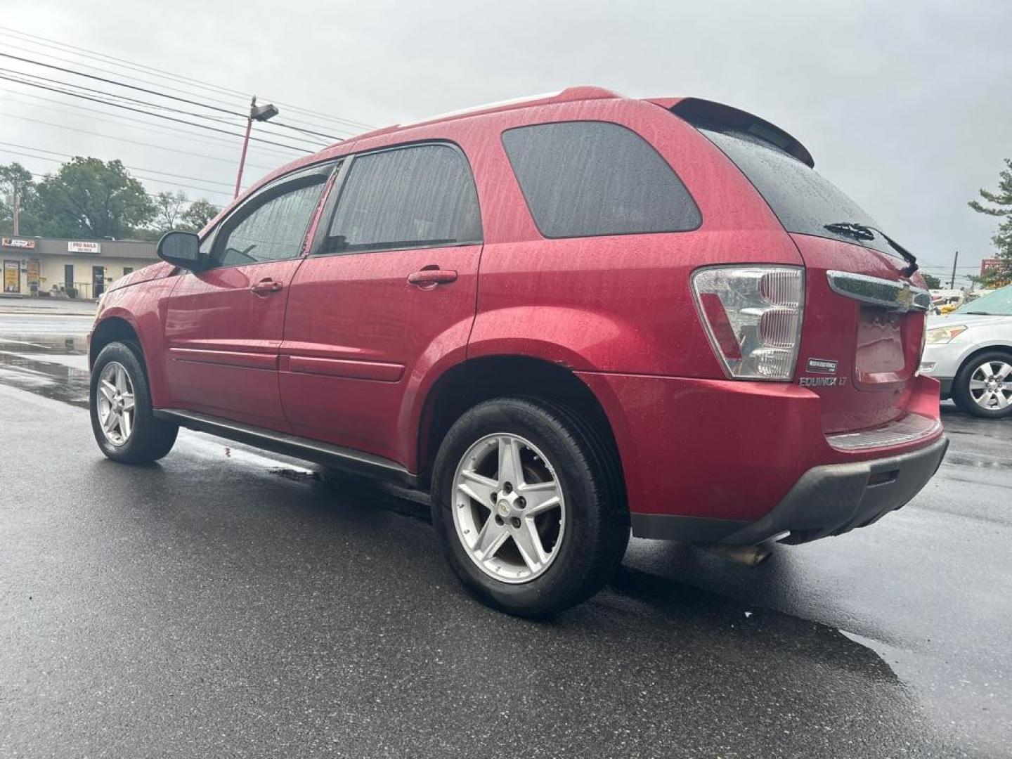 2005 RED CHEVROLET EQUINOX LT (2CNDL73F856) with an 3.4L engine, Automatic transmission, located at 2514 Williamson Rd NE, Roanoke, VA, 24012, (540) 265-7770, 37.294636, -79.936249 - Photo#2