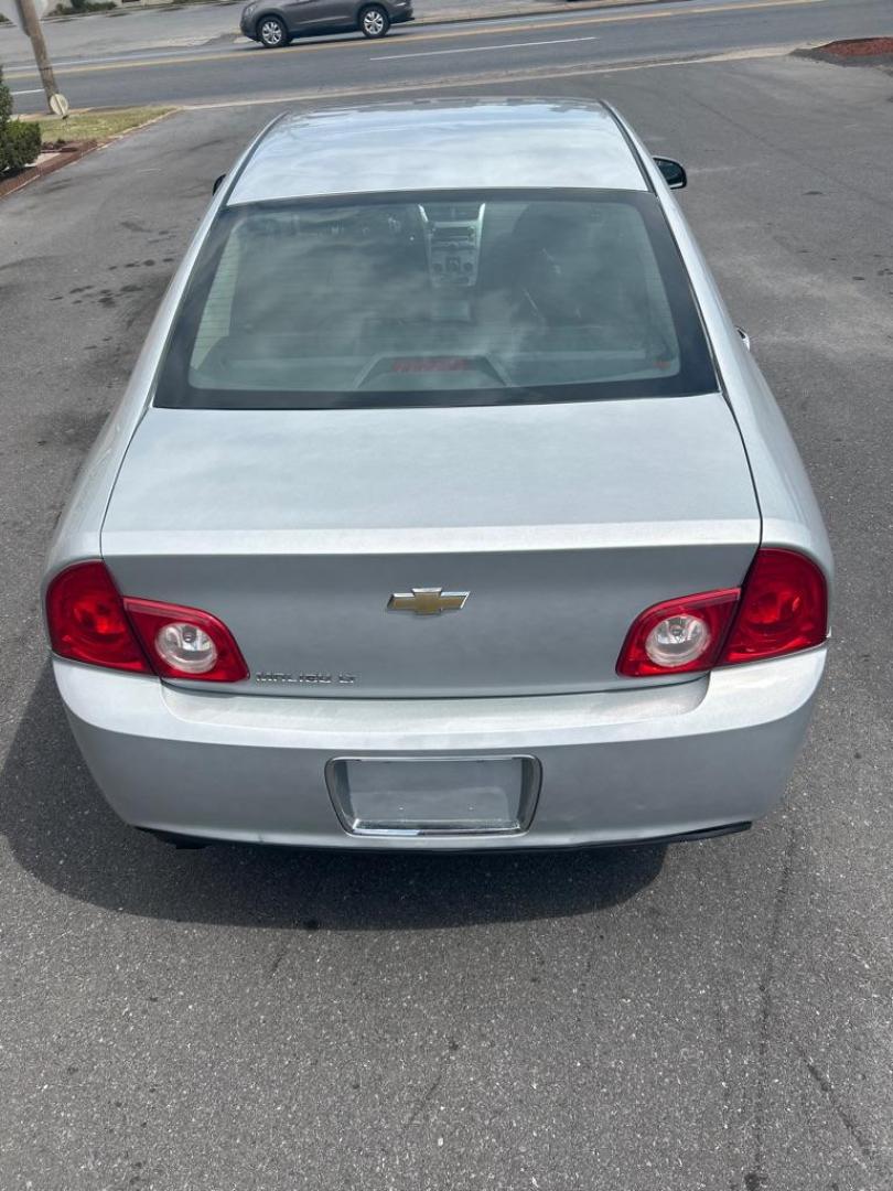 2012 SILVER CHEVROLET MALIBU 1LT (1G1ZC5EU6CF) with an 2.4L engine, Automatic transmission, located at 2514 Williamson Rd NE, Roanoke, VA, 24012, (540) 265-7770, 37.294636, -79.936249 - Photo#3