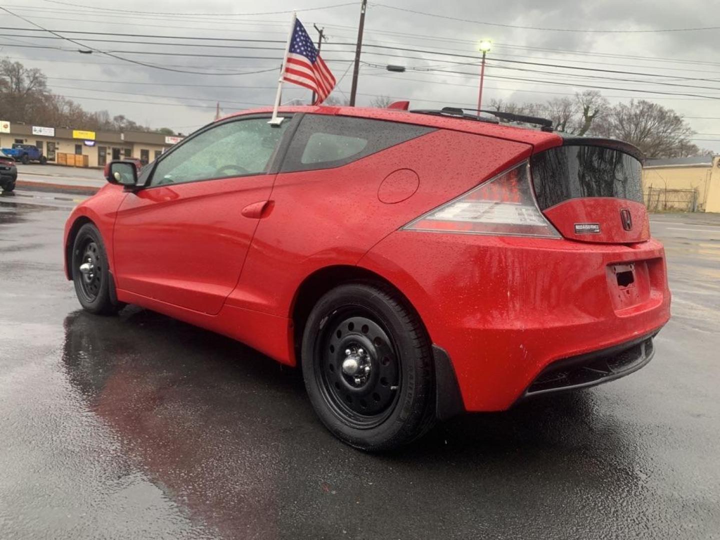 2011 RED HONDA CR-Z EX (JHMZF1C67BS) with an 1.5L engine, Continuously Variable transmission, located at 2514 Williamson Rd NE, Roanoke, VA, 24012, (540) 265-7770, 37.294636, -79.936249 - Photo#2