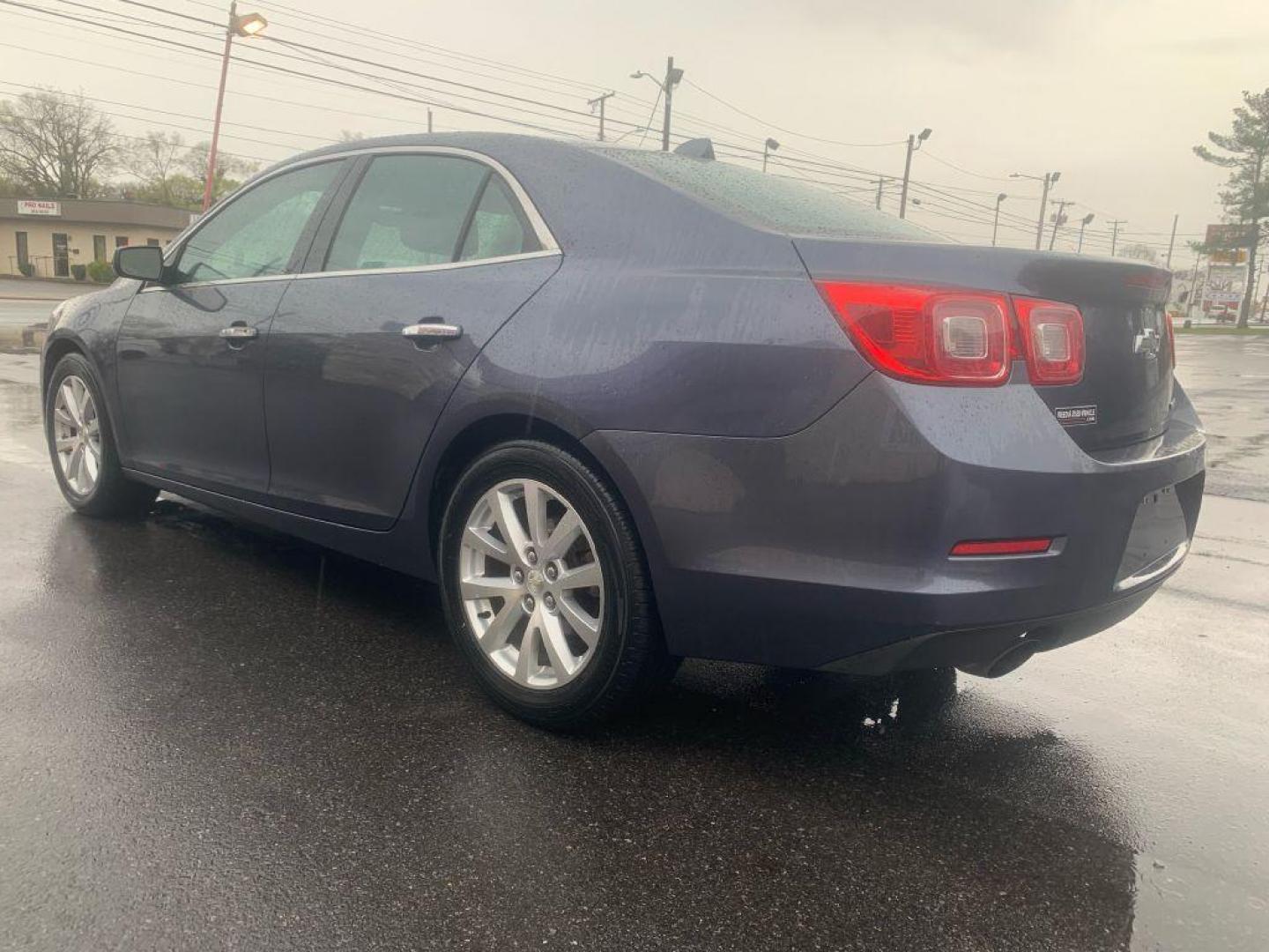 2013 BLUE CHEVROLET MALIBU LTZ (1G11H5SA5DF) with an 2.5L engine, Automatic transmission, located at 2514 Williamson Rd NE, Roanoke, VA, 24012, (540) 265-7770, 37.294636, -79.936249 - NO CREDIT CHECK FINANCING WITH ONLY $2500 DOWN PAYMENT!!!! Check out our website www.needausedvehicle.com for our No Credit Check/ In House Financing options!! No Credit Check Available!!! In House Financing Available!!! All Clean Title Vehicles (no Salvaged or flooded vehicles ever on our lot)! - Photo#1