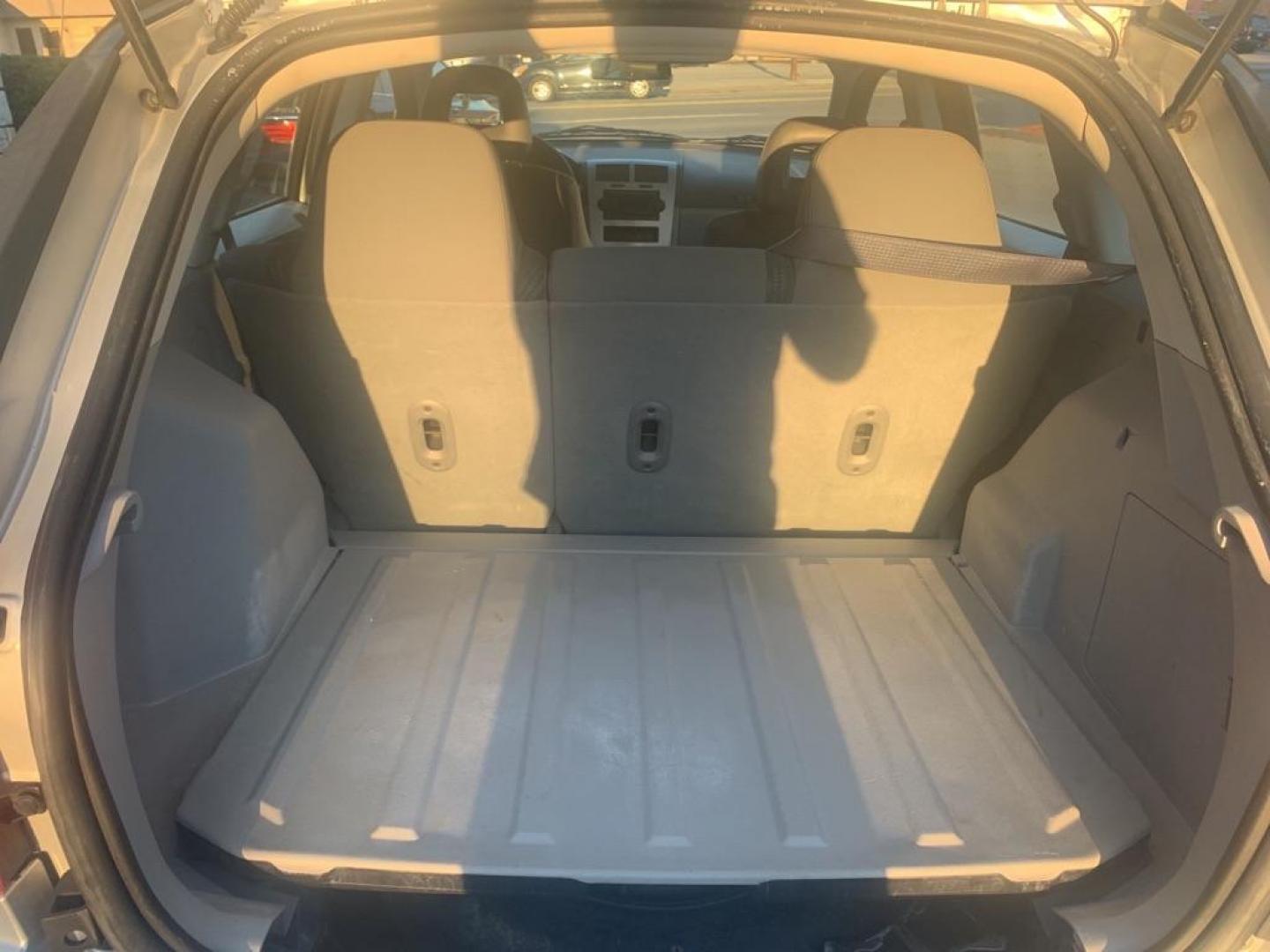 2007 SILVER DODGE CALIBER SXT (1B3HB48B87D) with an 2.0L engine, 5-Speed Manual transmission, located at 2514 Williamson Rd NE, Roanoke, VA, 24012, (540) 265-7770, 37.294636, -79.936249 - Photo#4