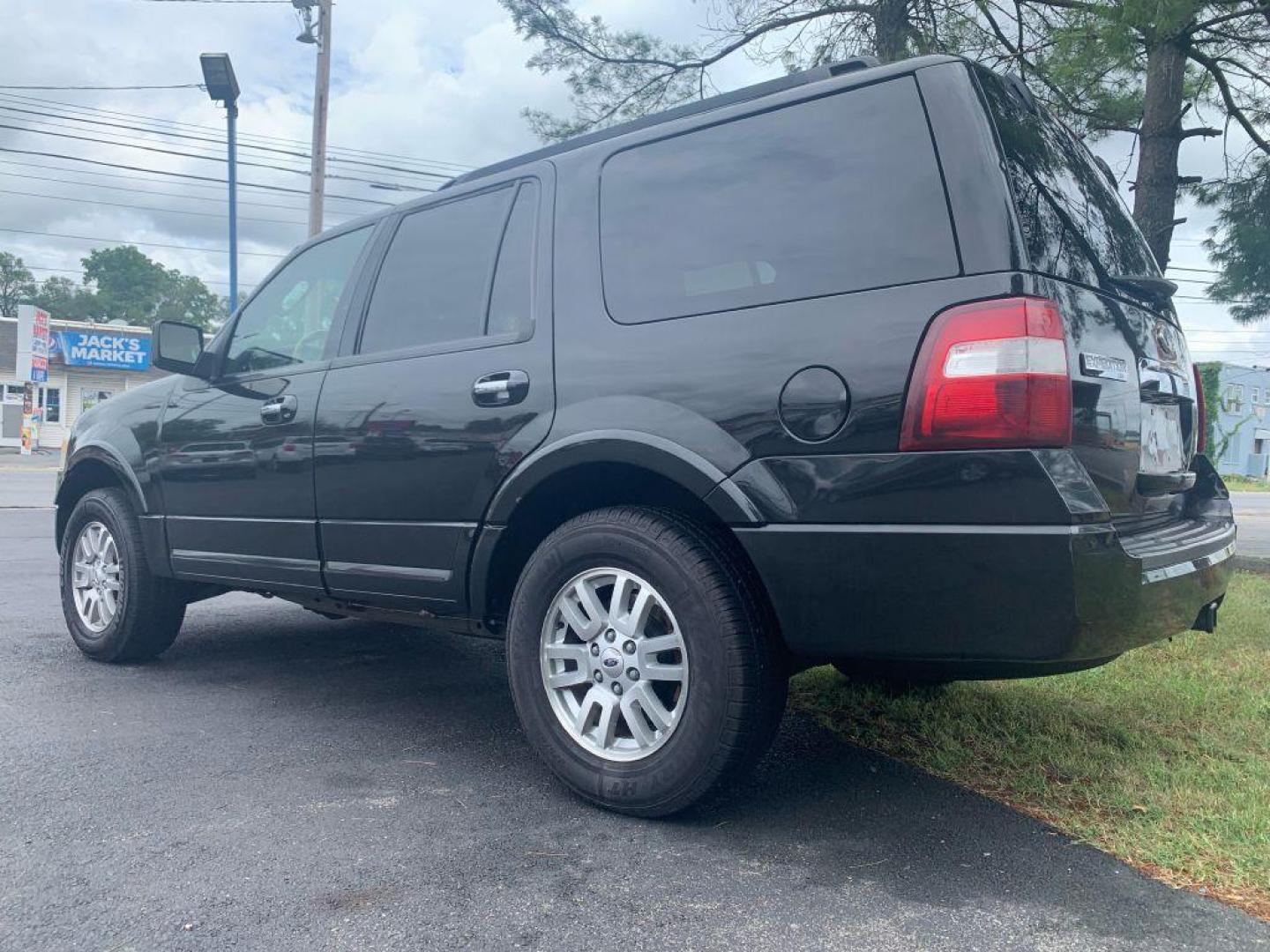 2011 BLACK FORD EXPEDITION XLT (1FMJU1J5XBE) with an 5.4L engine, Automatic transmission, located at 2514 Williamson Rd NE, Roanoke, VA, 24012, (540) 265-7770, 37.294636, -79.936249 - NO CREDIT CHECK FINANCING WITH ONLY $2300 DOWN PAYMENT!!!! Check out our website www.needausedvehicle.com for our No Credit Check/ In House Financing options!! No Credit Check Available!!! In House Financing Available!!! All Clean Title Vehicles (no Salvaged or flooded vehicles ever on our lot)! - Photo#1