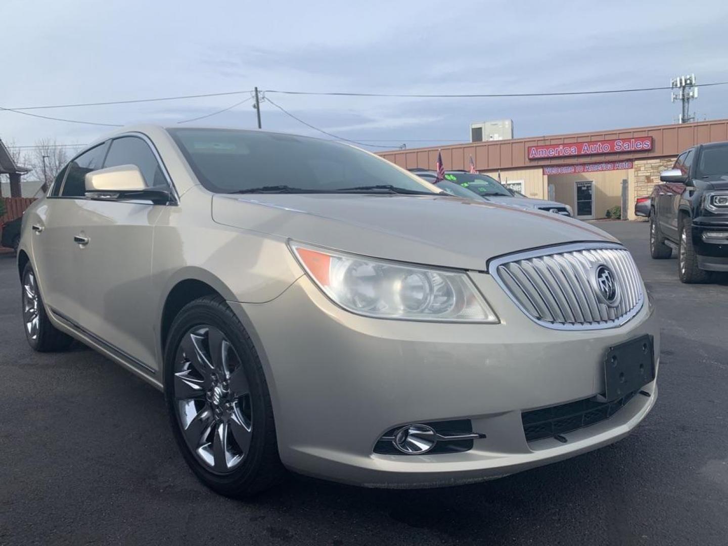 2011 GOLD BUICK LACROSSE CXL (1G4GC5EC0BF) with an 2.4L engine, Automatic transmission, located at 2514 Williamson Rd NE, Roanoke, VA, 24012, (540) 265-7770, 37.294636, -79.936249 - Photo#1