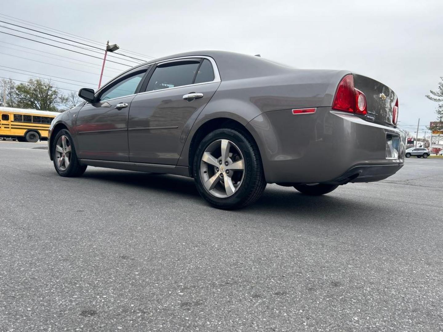 2012 BROWN CHEVROLET MALIBU 1LT (1G1ZC5E0XCF) with an 2.4L engine, Automatic transmission, located at 2514 Williamson Rd NE, Roanoke, VA, 24012, (540) 265-7770, 37.294636, -79.936249 - Photo#2