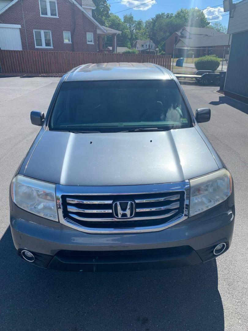 2012 GRAY HONDA PILOT EX (5FNYF4H48CB) with an 3.5L engine, Automatic transmission, located at 2514 Williamson Rd NE, Roanoke, VA, 24012, (540) 265-7770, 37.294636, -79.936249 - Photo#11