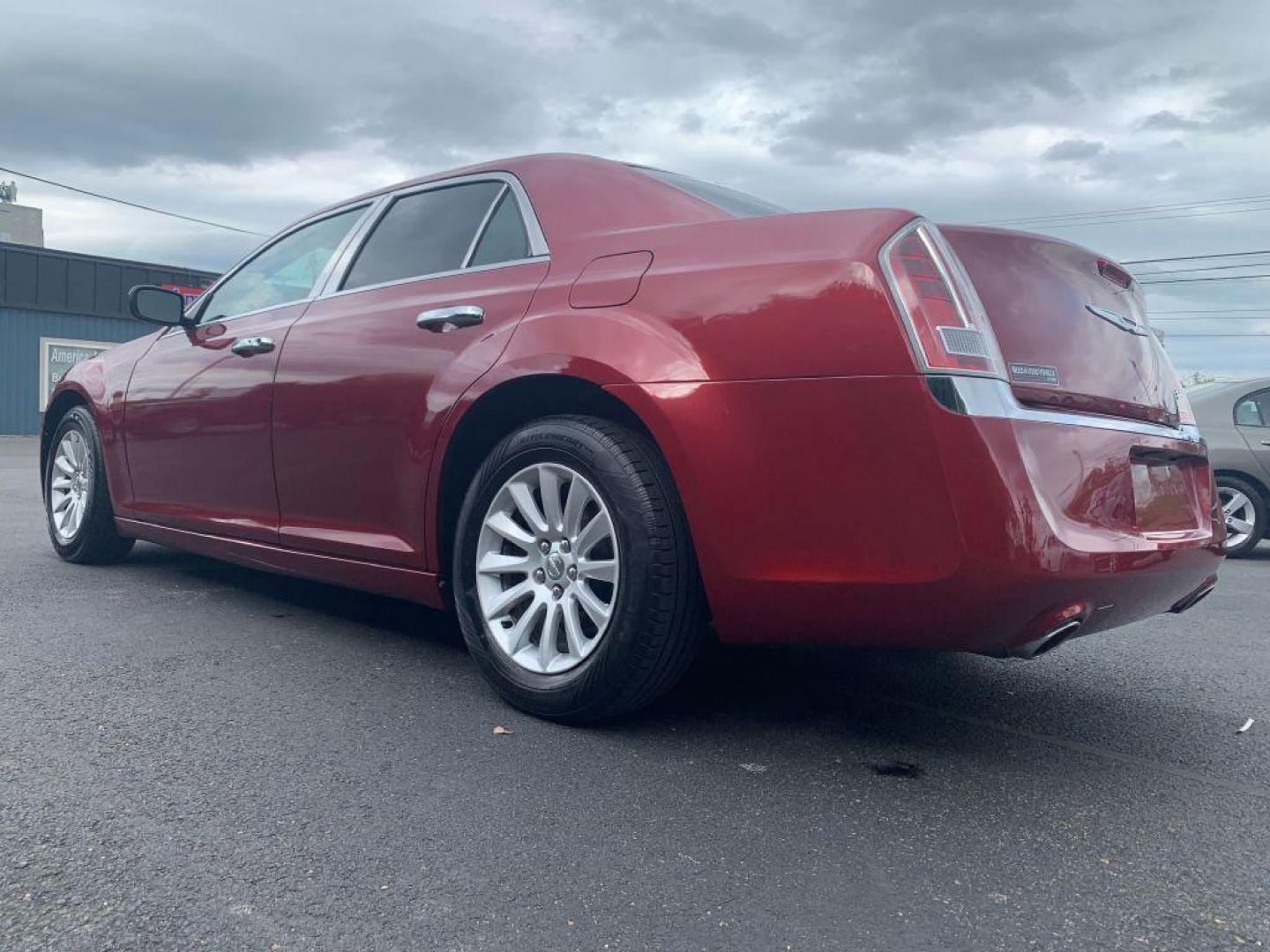 2013 MAROON CHRYSLER 300 (2C3CCAAG9DH) with an 3.6L engine, Automatic transmission, located at 2514 Williamson Rd NE, Roanoke, VA, 24012, (540) 265-7770, 37.294636, -79.936249 - Photo#1