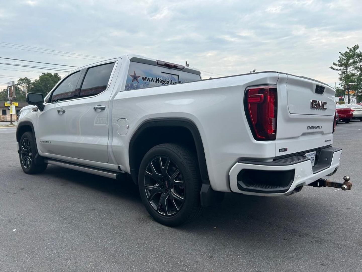 2023 WHITE GMC SIERRA 1500 DENALI (1GTUUGEL3PZ) with an 6.2L engine, Automatic transmission, located at 2514 Williamson Rd NE, Roanoke, VA, 24012, (540) 265-7770, 37.294636, -79.936249 - ********* CASH ONLY PRICE OF $78,000 (NOT INCLUDING SALES TAX, TAGS, TITLING, AND PROCESSING FEE)******** ******** VEHICLE SHOWN BY APPOINTMENT ONLY ********** This 2023 Sierra Denali 6.2L is still in new condition. - Photo#1