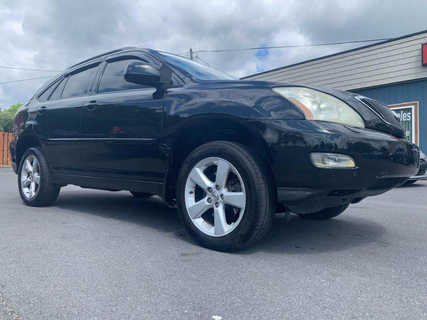 2004 BLACK LEXUS RX 330 (JTJHA31U040) with an 3.3L engine, Automatic transmission, located at 2514 Williamson Rd NE, Roanoke, VA, 24012, (540) 265-7770, 37.294636, -79.936249 - NO CREDIT CHECK FINANCING WITH ONLY $2300 DOWN PAYMENT!!!! Check out our website www.needausedvehicle.com for our No Credit Check/ In House Financing options!! No Credit Check Available!!! In House Financing Available!!! All Clean Title Vehicles (no Salvaged or flooded vehicles ever on our lot)! - Photo#0