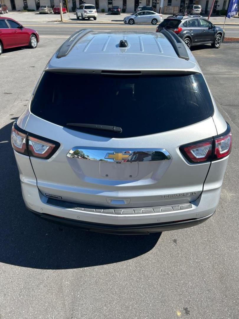 2016 SILVER CHEVROLET TRAVERSE LT (1GNKRHKD6GJ) with an 3.6L engine, Automatic transmission, located at 2514 Williamson Rd NE, Roanoke, VA, 24012, (540) 265-7770, 37.294636, -79.936249 - NO CREDIT CHECK FINANCING WITH ONLY $2500 DOWN PAYMENT!!!! Check out our website www.needausedvehicle.com for our No Credit Check/ In House Financing options!! No Credit Check Available!!! In House Financing Available!!! All Clean Title Vehicles (no Salvaged or flooded vehicles ever on our lot)! - Photo#11