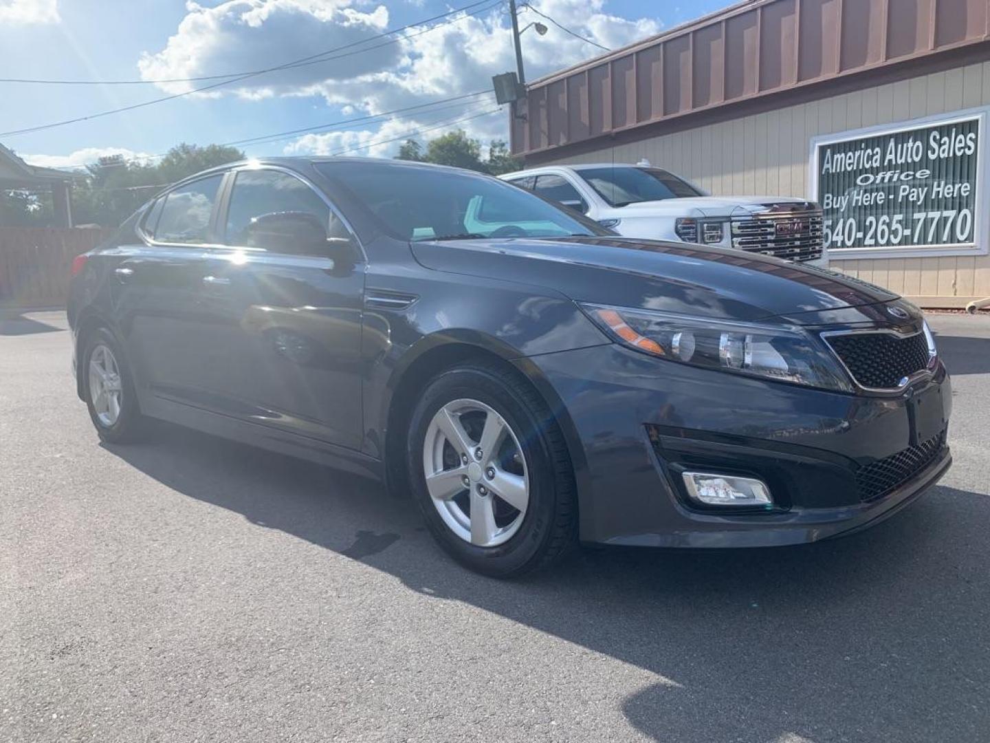 2015 GRAY KIA OPTIMA LX (5XXGM4A73FG) with an 2.4L engine, Automatic transmission, located at 2514 Williamson Rd NE, Roanoke, VA, 24012, (540) 265-7770, 37.294636, -79.936249 - NO CREDIT CHECK FINANCING WITH ONLY $3000 DOWN PAYMENT!!!! Check out our website www.needausedvehicle.com for our No Credit Check/ In House Financing options!! No Credit Check Available!!! In House Financing Available!!! All Clean Title Vehicles (no Salvaged or flooded vehicles ever on our lot)! - Photo#2