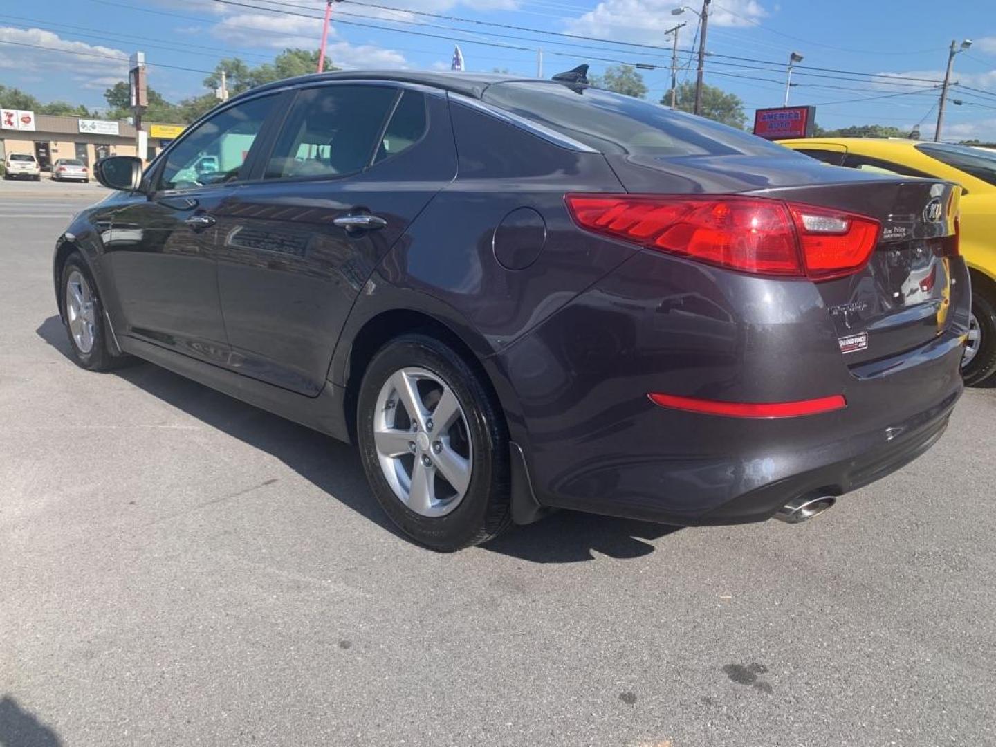 2015 GRAY KIA OPTIMA LX (5XXGM4A73FG) with an 2.4L engine, Automatic transmission, located at 2514 Williamson Rd NE, Roanoke, VA, 24012, (540) 265-7770, 37.294636, -79.936249 - NO CREDIT CHECK FINANCING WITH ONLY $3000 DOWN PAYMENT!!!! Check out our website www.needausedvehicle.com for our No Credit Check/ In House Financing options!! No Credit Check Available!!! In House Financing Available!!! All Clean Title Vehicles (no Salvaged or flooded vehicles ever on our lot)! - Photo#3