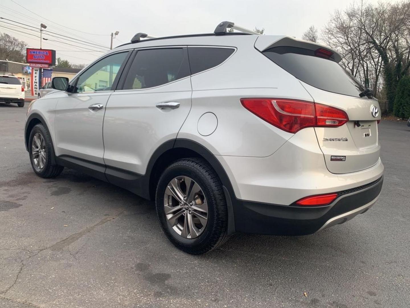 2013 SILVER HYUNDAI SANTA FE SPORT (5XYZUDLB0DG) with an 2.4L engine, Automatic transmission, located at 2514 Williamson Rd NE, Roanoke, VA, 24012, (540) 265-7770, 37.294636, -79.936249 - Photo#3