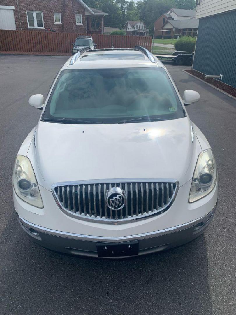 2008 WHITE BUICK ENCLAVE CX (5GAER13728J) with an 3.6L engine, Automatic transmission, located at 2514 Williamson Rd NE, Roanoke, VA, 24012, (540) 265-7770, 37.294636, -79.936249 - Photo#12