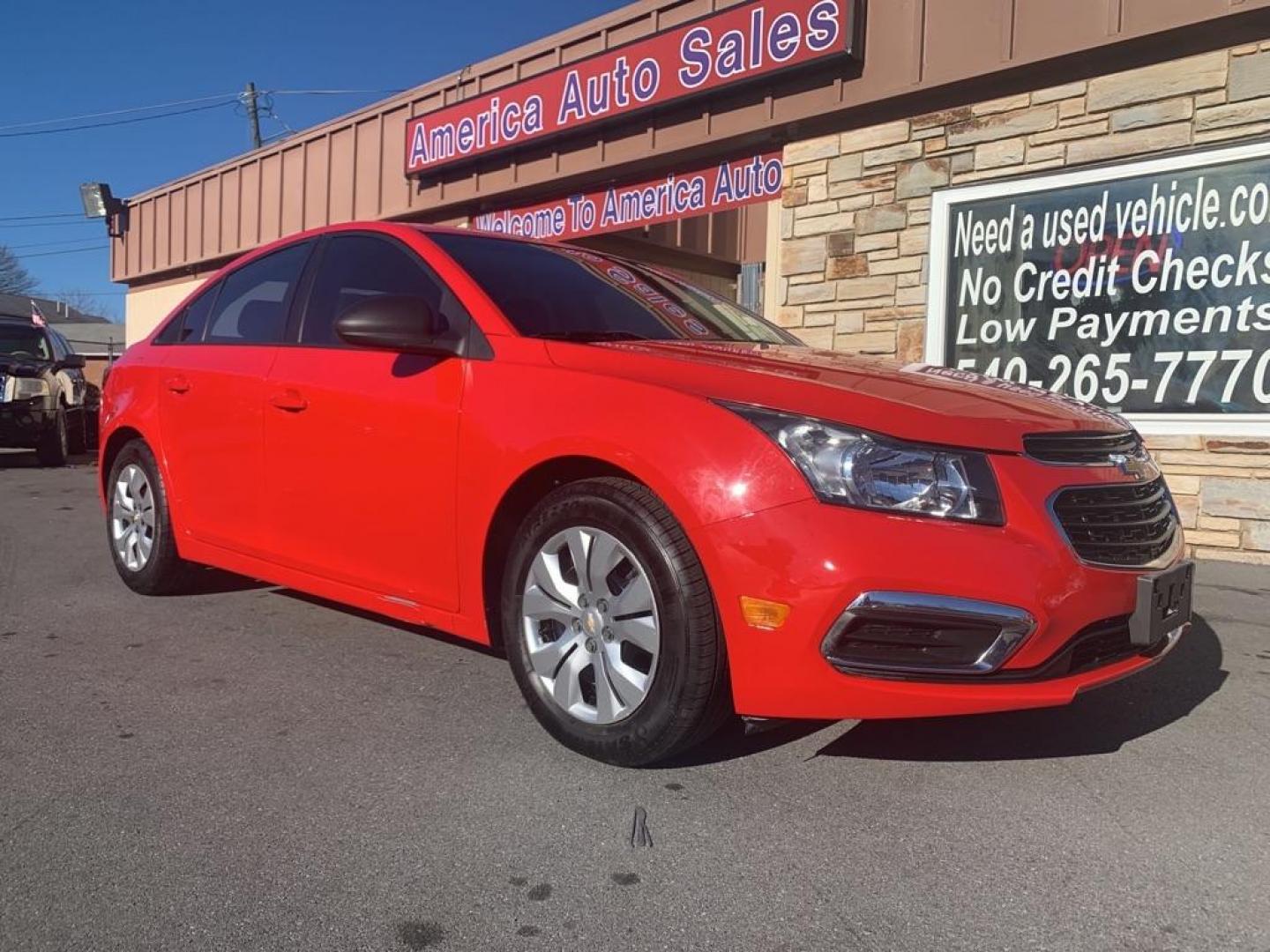 2015 RED CHEVROLET CRUZE LS (1G1PA5SH4F7) with an 1.8L engine, Automatic transmission, located at 2514 Williamson Rd NE, Roanoke, VA, 24012, (540) 265-7770, 37.294636, -79.936249 - Photo#1