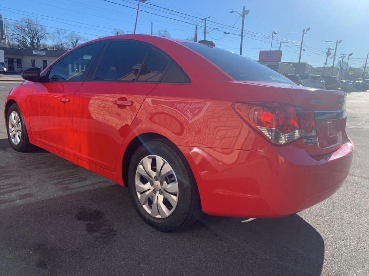 2015 RED CHEVROLET CRUZE LS (1G1PA5SH4F7) with an 1.8L engine, Automatic transmission, located at 2514 Williamson Rd NE, Roanoke, VA, 24012, (540) 265-7770, 37.294636, -79.936249 - Photo#3