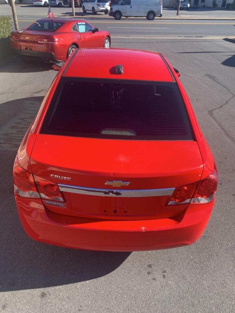 2015 RED CHEVROLET CRUZE LS (1G1PA5SH4F7) with an 1.8L engine, Automatic transmission, located at 2514 Williamson Rd NE, Roanoke, VA, 24012, (540) 265-7770, 37.294636, -79.936249 - Photo#4