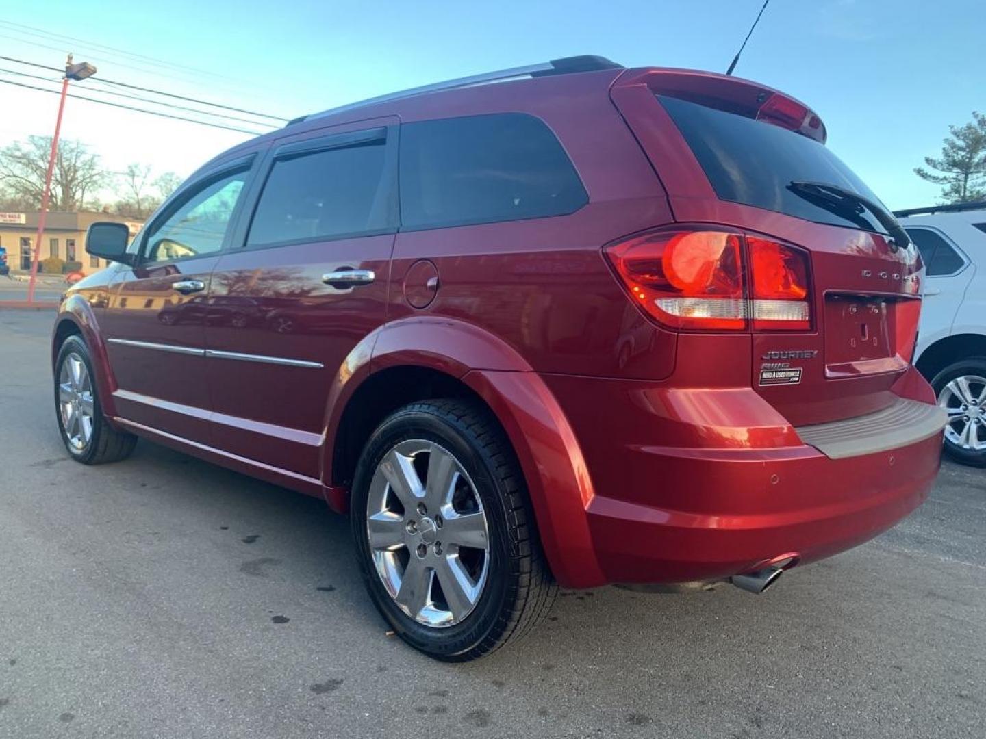 2011 RED DODGE JOURNEY LUX (3D4PH9FG8BT) with an 3.6L engine, Automatic transmission, located at 2514 Williamson Rd NE, Roanoke, VA, 24012, (540) 265-7770, 37.294636, -79.936249 - Photo#3