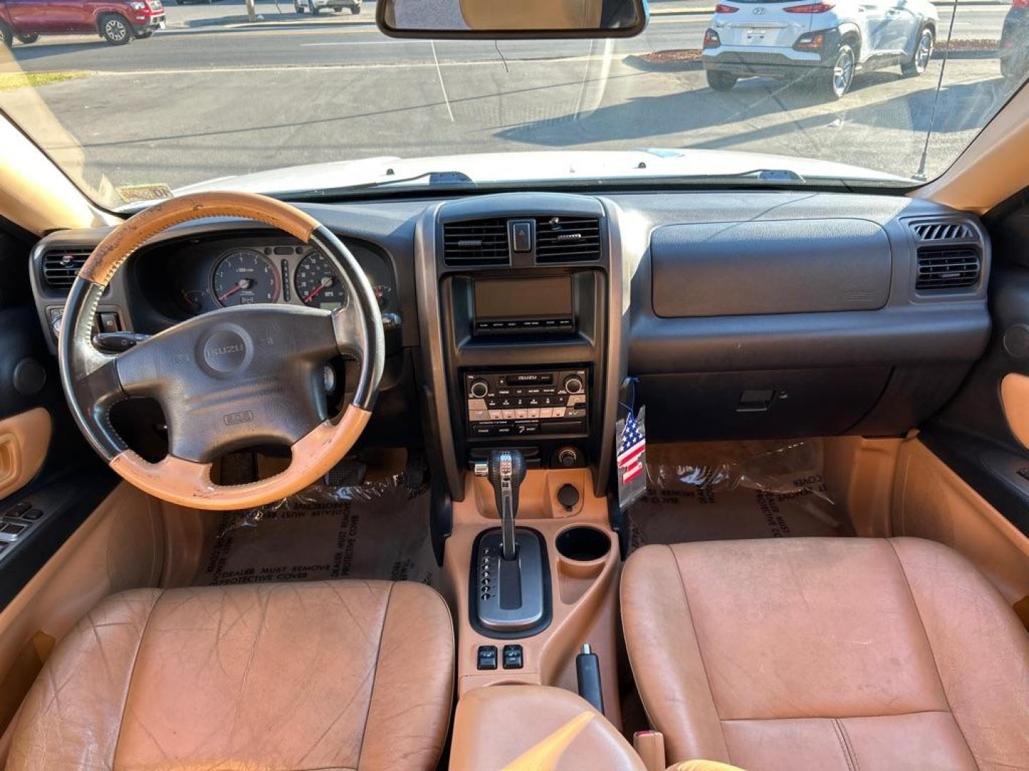 2002 WHITE ISUZU AXIOM XS (4S2DF58X824) with an 3.5L engine, Automatic transmission, located at 2514 Williamson Rd NE, Roanoke, VA, 24012, (540) 265-7770, 37.294636, -79.936249 - NO CREDIT CHECK FINANCING WITH ONLY $1500 DOWN PAYMENT!!!! Check out our website www.needausedvehicle.com for our No Credit Check/ In House Financing options!! No Credit Check Available!!! In House Financing Available!!! All Clean Title Vehicles (no Salvaged or flooded vehicles ever on our lot)! - Photo#5