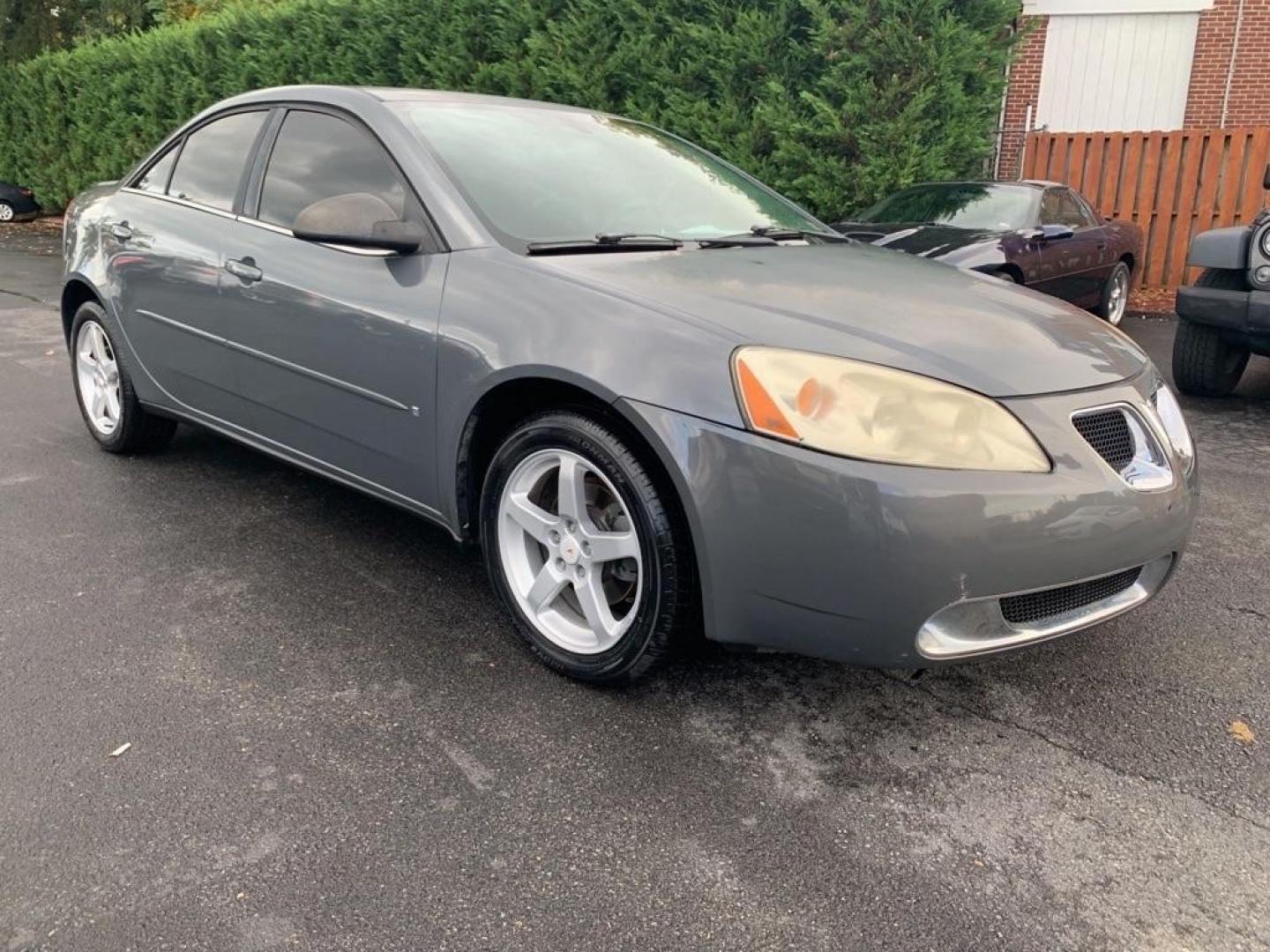 2007 GRAY PONTIAC G6 BASE (1G2ZG58N974) with an 3.5L engine, Automatic transmission, located at 2514 Williamson Rd NE, Roanoke, VA, 24012, (540) 265-7770, 37.294636, -79.936249 - Photo#1