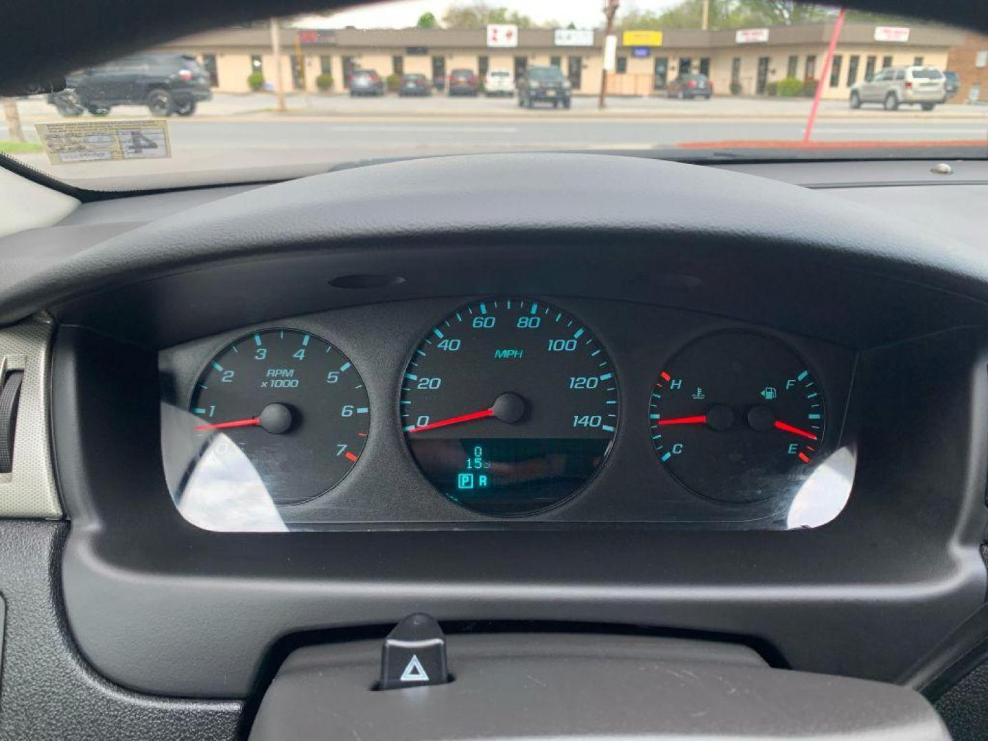 2015 WHITE CHEVROLET IMPALA LIMITED POLICE (2G1WD5E37F1) with an 3.6L engine, Automatic transmission, located at 2514 Williamson Rd NE, Roanoke, VA, 24012, (540) 265-7770, 37.294636, -79.936249 - Photo#6