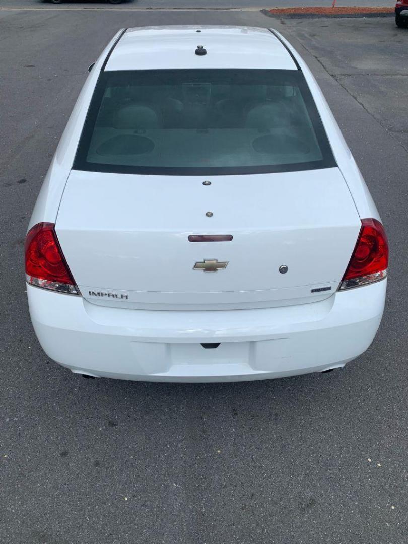 2015 WHITE CHEVROLET IMPALA LIMITED POLICE (2G1WD5E37F1) with an 3.6L engine, Automatic transmission, located at 2514 Williamson Rd NE, Roanoke, VA, 24012, (540) 265-7770, 37.294636, -79.936249 - Photo#9