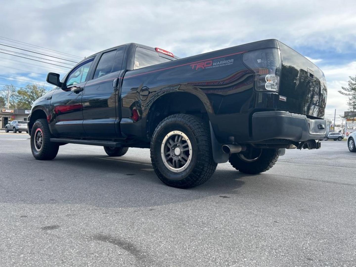 2009 BLACK TOYOTA TUNDRA DOUBLE CAB (5TFBV54189X) with an 5.7L engine, Automatic transmission, located at 2514 Williamson Rd NE, Roanoke, VA, 24012, (540) 265-7770, 37.294636, -79.936249 - NO CREDIT CHECK FINANCING WITH ONLY $5500 DOWN PAYMENT!!!! Check out our website www.needausedvehicle.com for our No Credit Check/ In House Financing options!! No Credit Check Available!!! In House Financing Available!!! All Clean Title Vehicles (no Salvaged or flooded vehicles ever on our lot)! - Photo#1