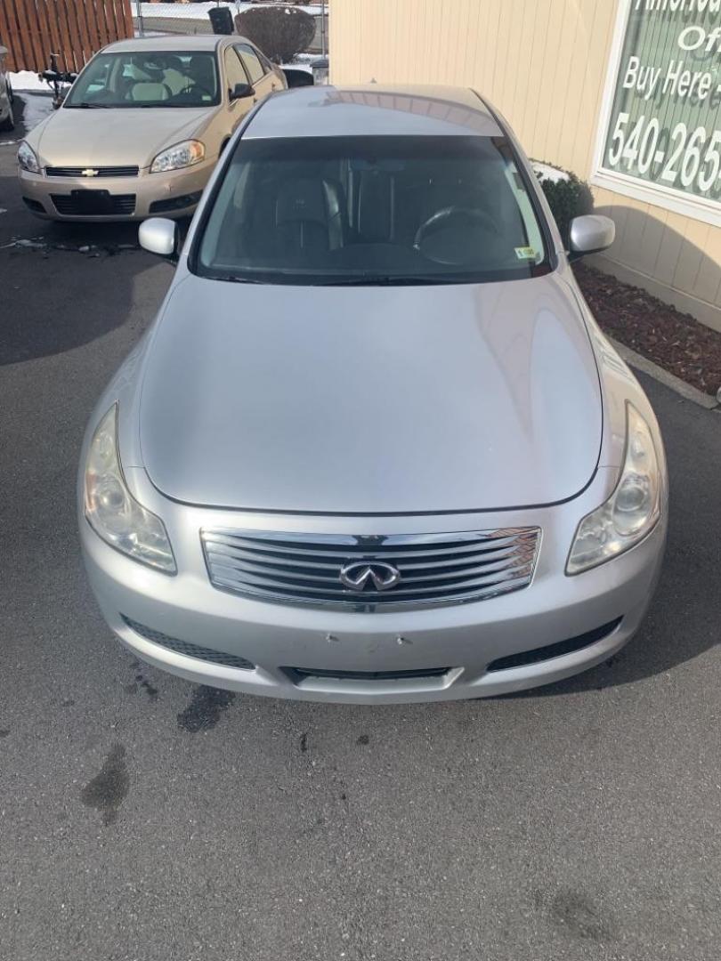 2008 SILVER INFINITI G35 (JNKBV61F48M) with an 3.5L engine, Automatic transmission, located at 2514 Williamson Rd NE, Roanoke, VA, 24012, (540) 265-7770, 37.294636, -79.936249 - Photo#2