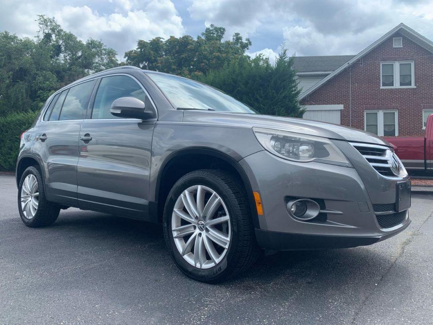 2011 GRAY VOLKSWAGEN TIGUAN S (WVGBV7AX6BW) with an 2.0L engine, Automatic transmission, located at 2514 Williamson Rd NE, Roanoke, VA, 24012, (540) 265-7770, 37.294636, -79.936249 - NO CREDIT CHECK FINANCING WITH ONLY $2400 DOWN PAYMENT!!!! Check out our website www.needausedvehicle.com for our No Credit Check/ In House Financing options!! No Credit Check Available!!! In House Financing Available!!! All Clean Title Vehicles (no Salvaged or flooded vehicles ever on our lot)! - Photo#0