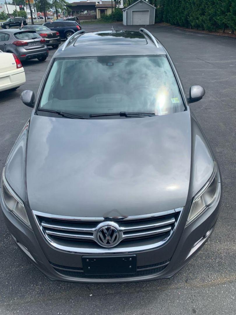 2011 GRAY VOLKSWAGEN TIGUAN S (WVGBV7AX6BW) with an 2.0L engine, Automatic transmission, located at 2514 Williamson Rd NE, Roanoke, VA, 24012, (540) 265-7770, 37.294636, -79.936249 - NO CREDIT CHECK FINANCING WITH ONLY $2400 DOWN PAYMENT!!!! Check out our website www.needausedvehicle.com for our No Credit Check/ In House Financing options!! No Credit Check Available!!! In House Financing Available!!! All Clean Title Vehicles (no Salvaged or flooded vehicles ever on our lot)! - Photo#12