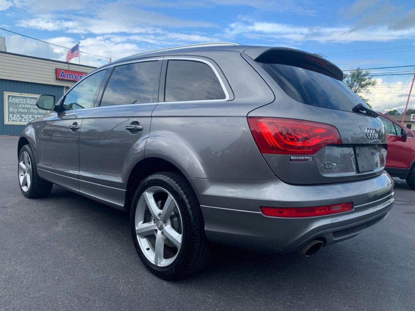 2011 GRAY AUDI Q7 PRESTIGE (WA1DGAFE8BD) with an 3.0L engine, Automatic transmission, located at 2514 Williamson Rd NE, Roanoke, VA, 24012, (540) 265-7770, 37.294636, -79.936249 - Photo#1