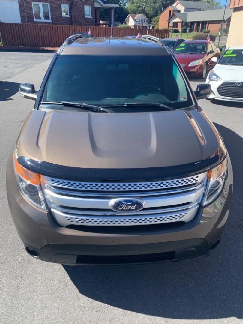 2015 BROWN FORD EXPLORER XLT (1FM5K8D81FG) with an 3.5L engine, Automatic transmission, located at 2514 Williamson Rd NE, Roanoke, VA, 24012, (540) 265-7770, 37.294636, -79.936249 - Photo#2