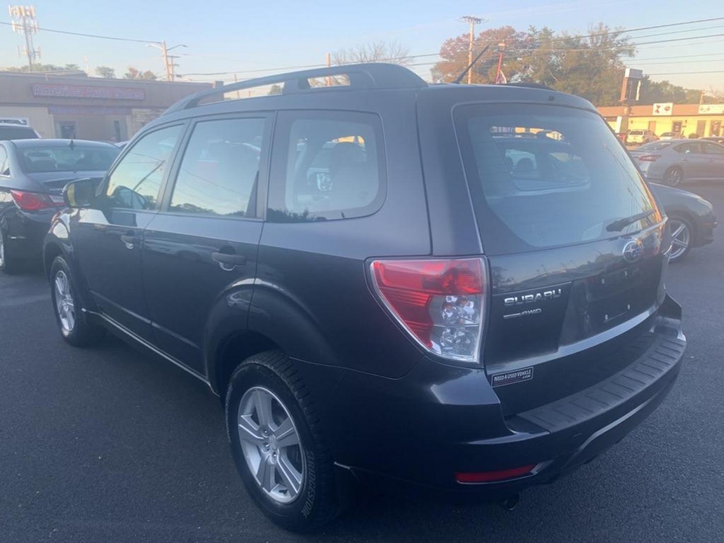 2012 GRAY SUBARU FORESTER 2.5X (JF2SHABC8CH) with an 2.5L engine, Automatic transmission, located at 2514 Williamson Rd NE, Roanoke, VA, 24012, (540) 265-7770, 37.294636, -79.936249 - NO CREDIT CHECK FINANCING WITH ONLY $2300 DOWN PAYMENT!!! Check out our website www.needausedvehicle.com for our No Credit Check/ In House Financing options!! No Credit Check Available!!! In House Financing Available!!! All Clean Title Vehicles (no Salvaged or flooded vehicles ever on our lot)!! - Photo#3