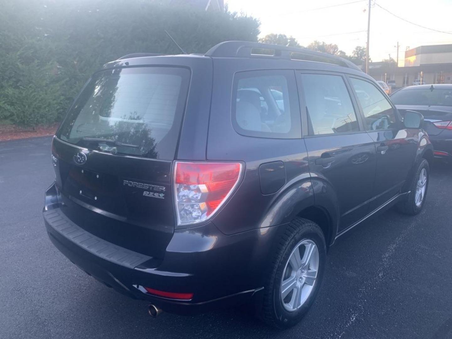 2012 GRAY SUBARU FORESTER 2.5X (JF2SHABC8CH) with an 2.5L engine, Automatic transmission, located at 2514 Williamson Rd NE, Roanoke, VA, 24012, (540) 265-7770, 37.294636, -79.936249 - NO CREDIT CHECK FINANCING WITH ONLY $2300 DOWN PAYMENT!!! Check out our website www.needausedvehicle.com for our No Credit Check/ In House Financing options!! No Credit Check Available!!! In House Financing Available!!! All Clean Title Vehicles (no Salvaged or flooded vehicles ever on our lot)!! - Photo#4