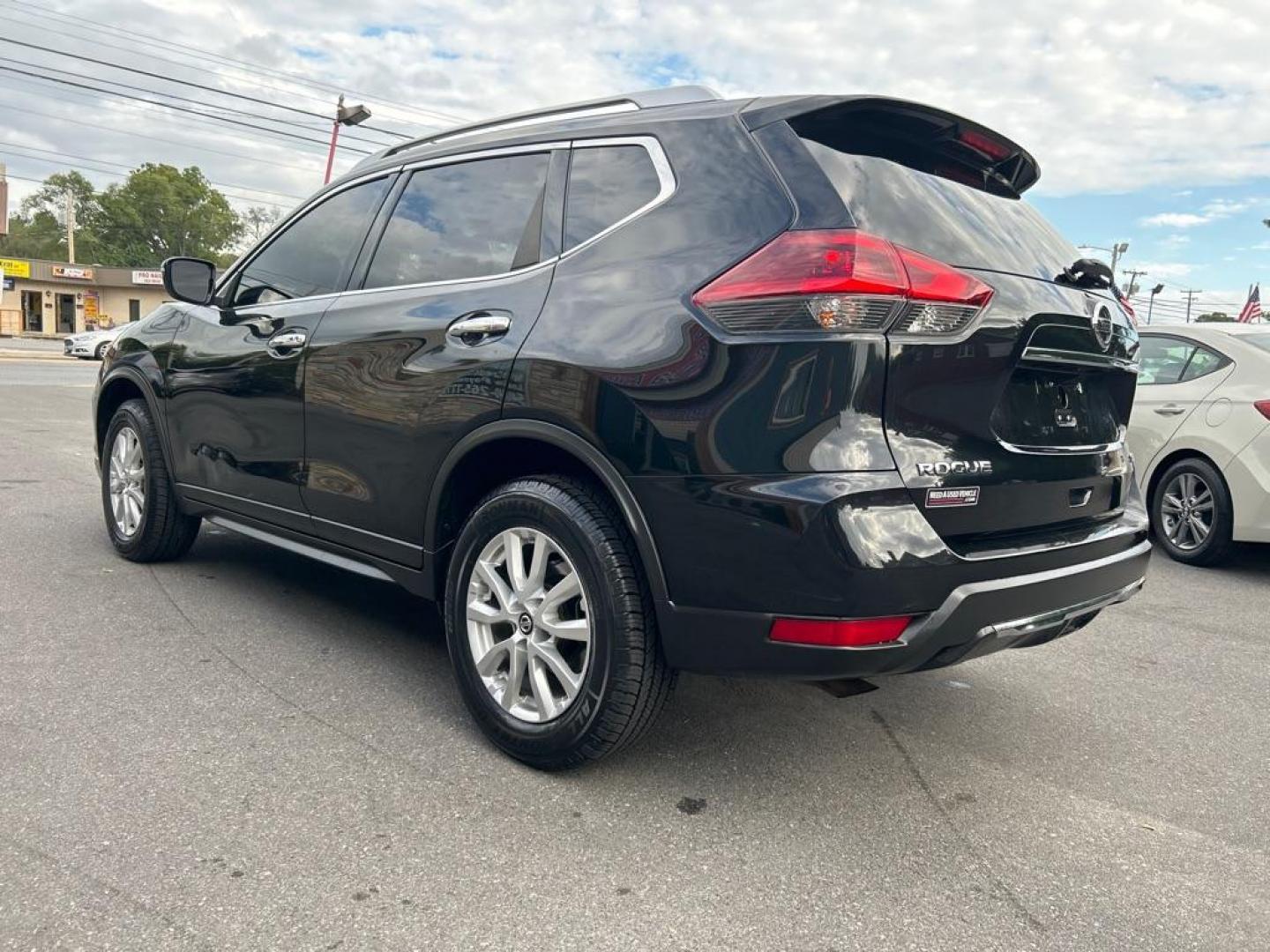 2018 BLACK NISSAN ROGUE S (KNMAT2MV0JP) with an 2.5L engine, Continuously Variable transmission, located at 2514 Williamson Rd NE, Roanoke, VA, 24012, (540) 265-7770, 37.294636, -79.936249 - Photo#2