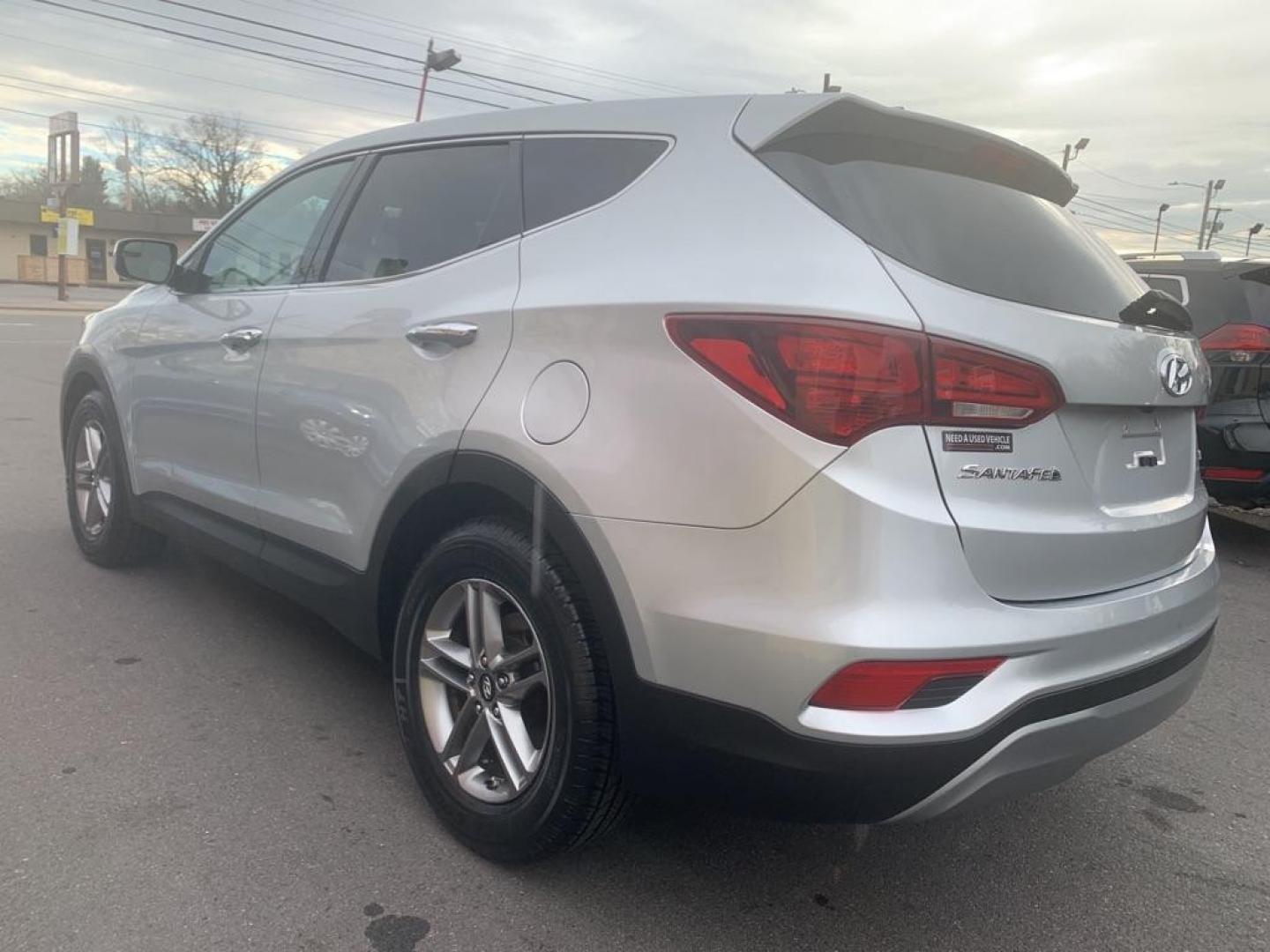 2017 SILVER HYUNDAI SANTA FE SPORT (5XYZT3LB4HG) with an 2.4L engine, Automatic transmission, located at 2514 Williamson Rd NE, Roanoke, VA, 24012, (540) 265-7770, 37.294636, -79.936249 - Photo#3