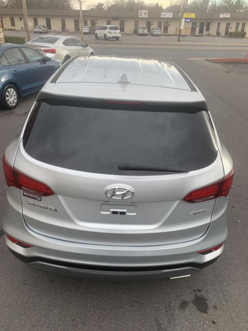 2017 SILVER HYUNDAI SANTA FE SPORT (5XYZT3LB4HG) with an 2.4L engine, Automatic transmission, located at 2514 Williamson Rd NE, Roanoke, VA, 24012, (540) 265-7770, 37.294636, -79.936249 - Photo#4