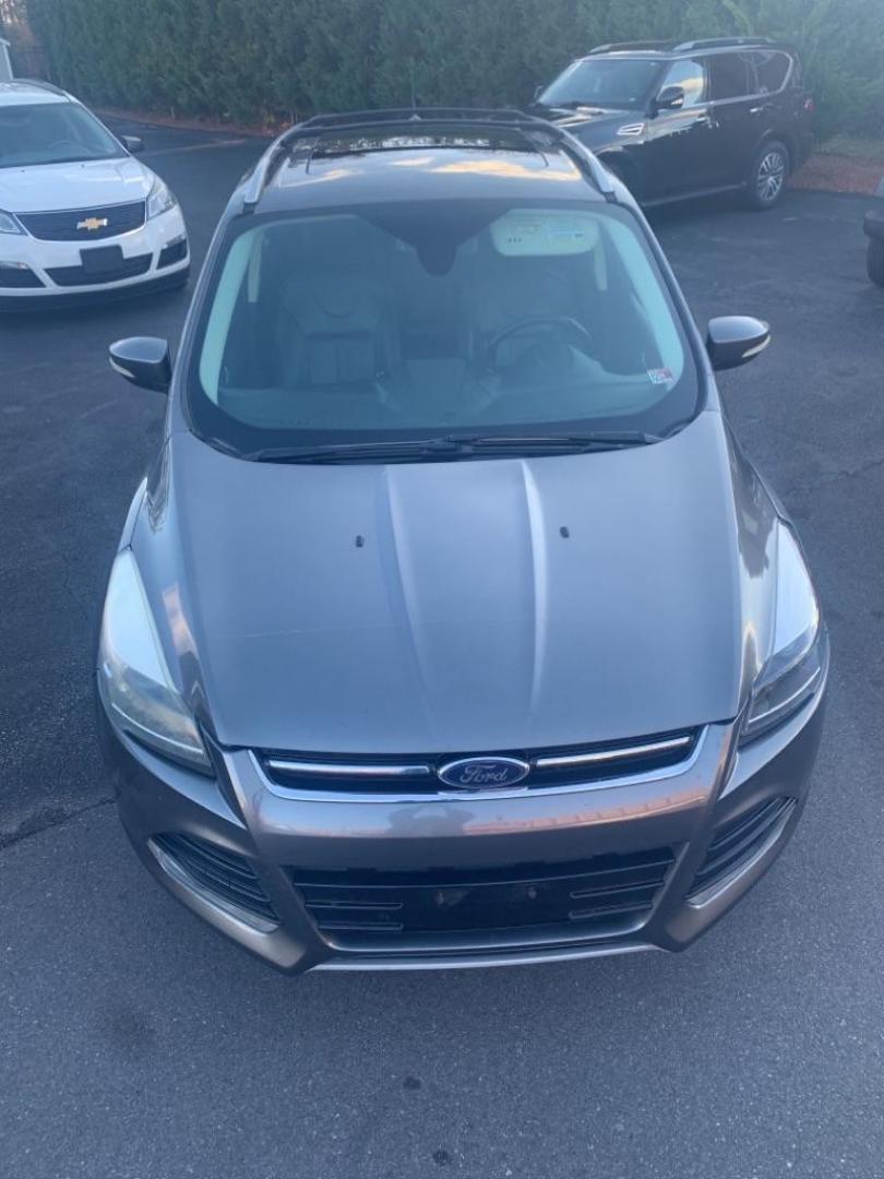 2013 GRAY FORD ESCAPE TITANIUM (1FMCU9J91DU) with an 2.0L engine, Automatic transmission, located at 2514 Williamson Rd NE, Roanoke, VA, 24012, (540) 265-7770, 37.294636, -79.936249 - Photo#2