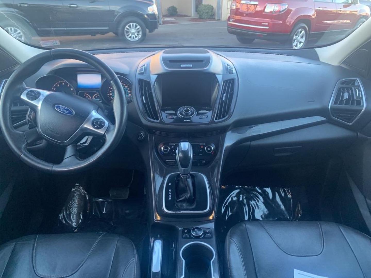 2013 GRAY FORD ESCAPE TITANIUM (1FMCU9J91DU) with an 2.0L engine, Automatic transmission, located at 2514 Williamson Rd NE, Roanoke, VA, 24012, (540) 265-7770, 37.294636, -79.936249 - Photo#8