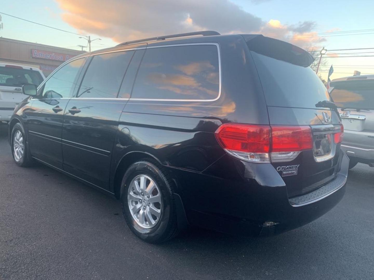 2009 BLACK HONDA ODYSSEY EXL (5FNRL38689B) with an 3.5L engine, Automatic transmission, located at 2514 Williamson Rd NE, Roanoke, VA, 24012, (540) 265-7770, 37.294636, -79.936249 - Photo#3