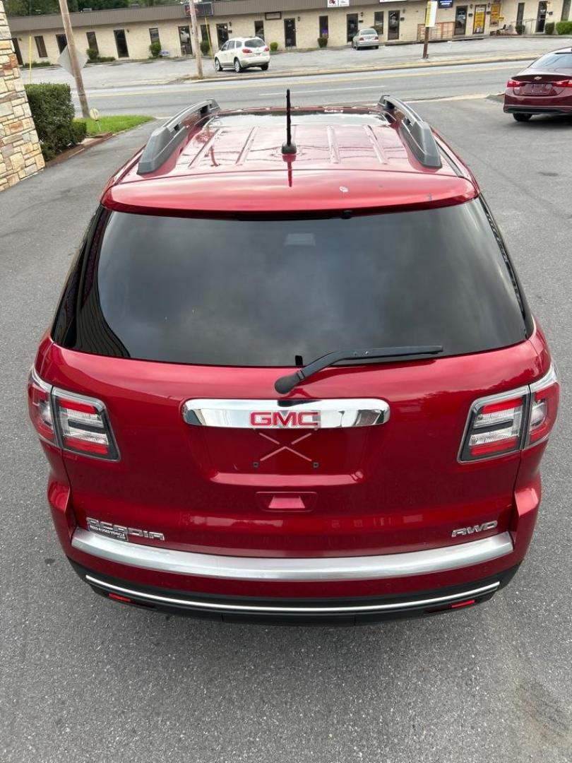 2014 RED GMC ACADIA SLE (1GKKVPKD8EJ) with an 3.6L engine, Automatic transmission, located at 2514 Williamson Rd NE, Roanoke, VA, 24012, (540) 265-7770, 37.294636, -79.936249 - Photo#3