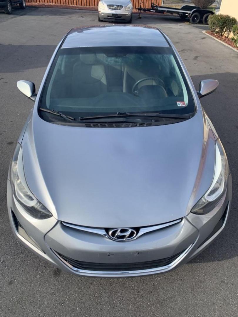 2016 GRAY HYUNDAI ELANTRA SE (5NPDH4AE5GH) with an 1.8L engine, Automatic transmission, located at 2514 Williamson Rd NE, Roanoke, VA, 24012, (540) 265-7770, 37.294636, -79.936249 - NO CREDIT CHECK FINANCING WITH ONLY $2400 DOWN PAYMENT!!!! Check out our website www.needausedvehicle.com for our No Credit Check/ In House Financing options!! No Credit Check Available!!! In House Financing Available!!! All Clean Title Vehicles (no Salvaged or flooded vehicles ever on our lot)! - Photo#2