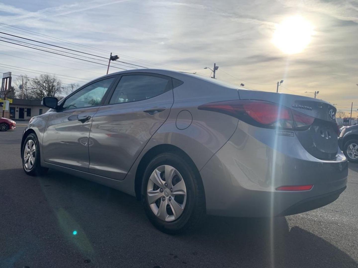 2016 GRAY HYUNDAI ELANTRA SE (5NPDH4AE5GH) with an 1.8L engine, Automatic transmission, located at 2514 Williamson Rd NE, Roanoke, VA, 24012, (540) 265-7770, 37.294636, -79.936249 - NO CREDIT CHECK FINANCING WITH ONLY $2400 DOWN PAYMENT!!!! Check out our website www.needausedvehicle.com for our No Credit Check/ In House Financing options!! No Credit Check Available!!! In House Financing Available!!! All Clean Title Vehicles (no Salvaged or flooded vehicles ever on our lot)! - Photo#3